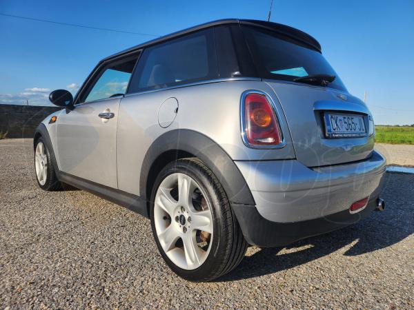 Mini Cooper 1.6 ČK 565 JL